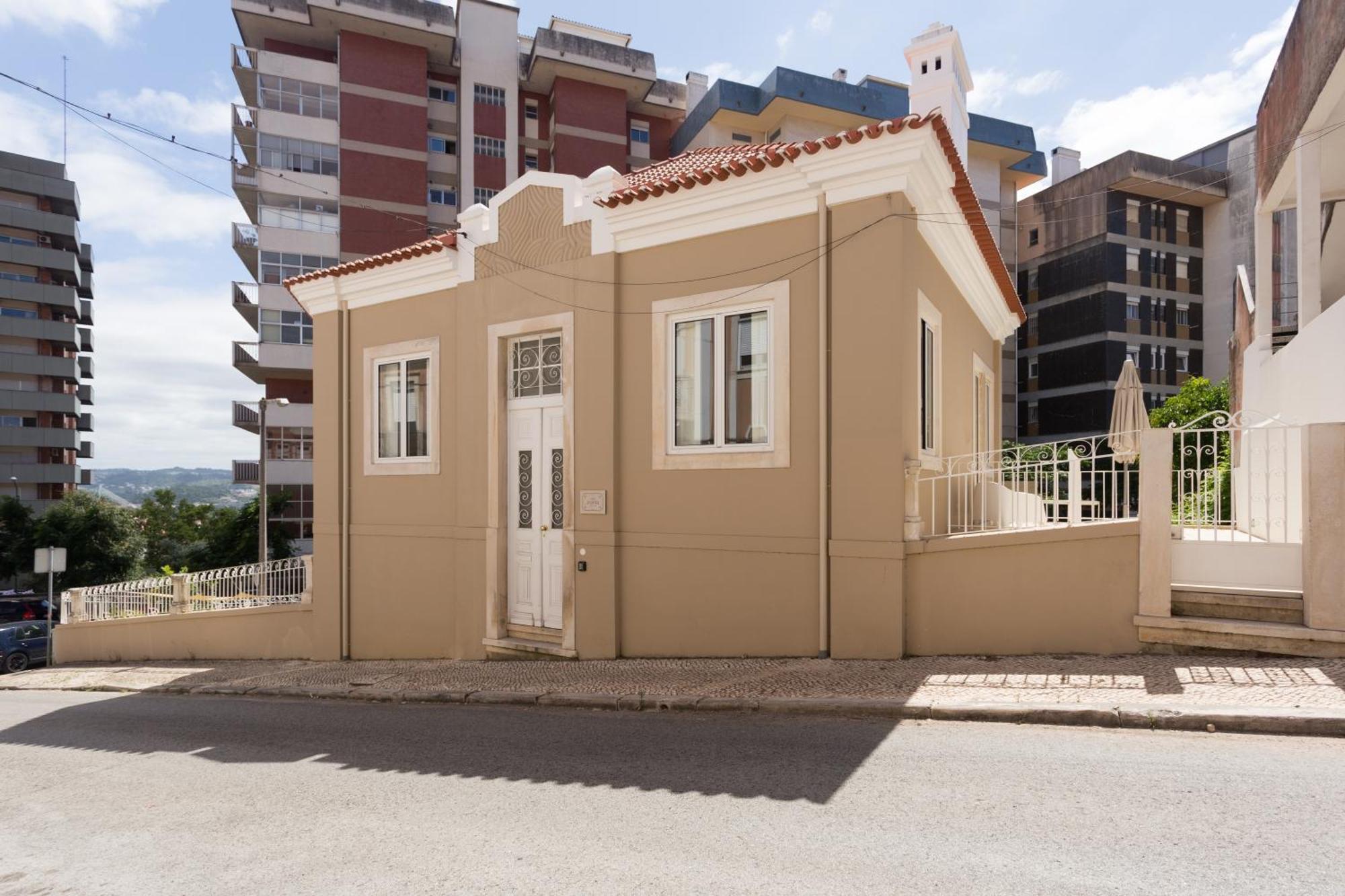 Vila Julieta Guesthouse Coimbra Eksteriør bilde